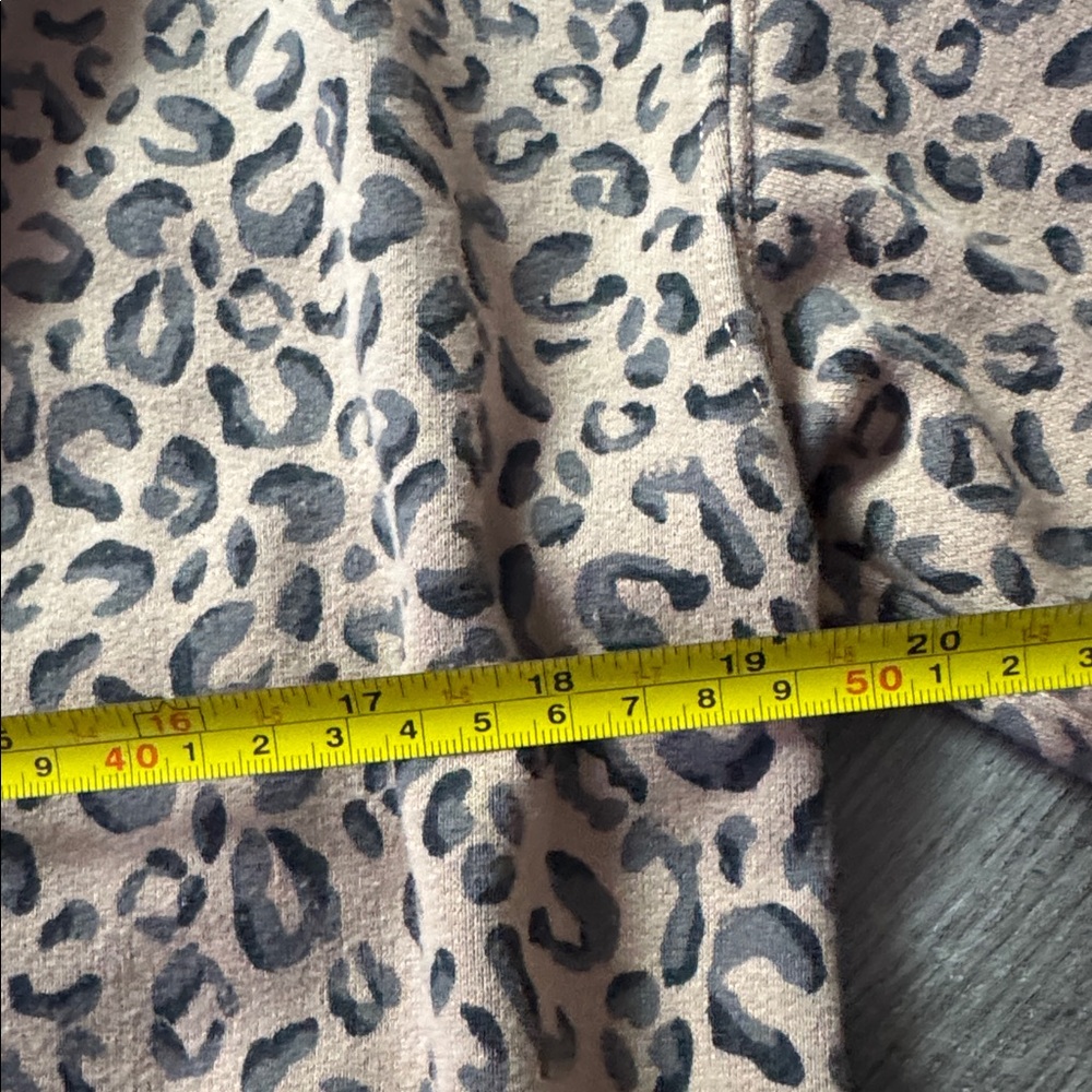 Abercrombie & Fitch Soft Collection Leopard Cheetah Print Cardigan Sweater Small - Picture 6 of 6